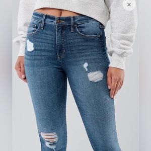 Hollister High-Rise Super Skinny Medium Wash Jeans (W/rips)